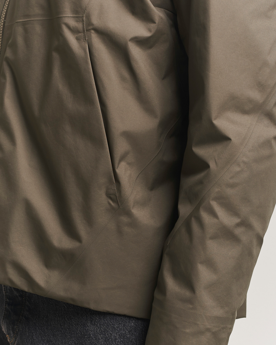 Mies | Takit | Arc'teryx Veilance | Diode Insulated GORE-TEX Jacket Brown