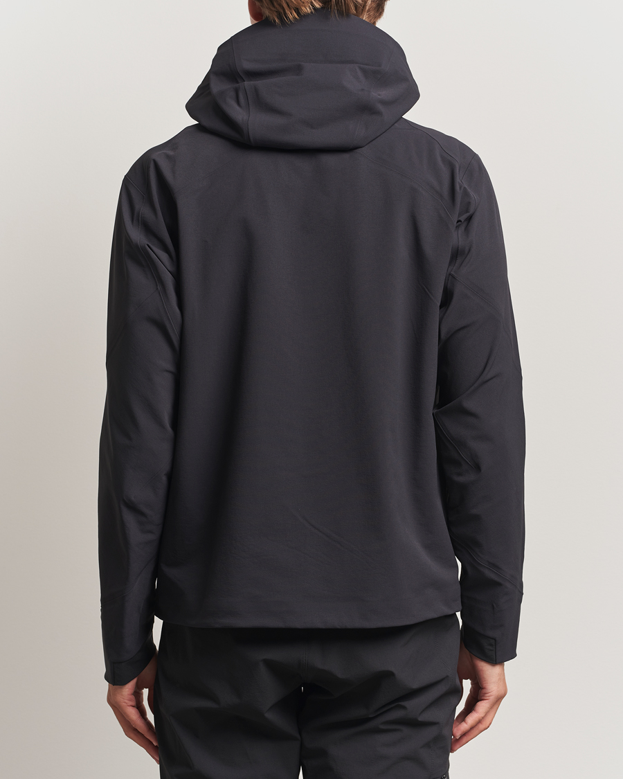 Mies | Takit | Arc'teryx Veilance | Isogon GORE-TEX Hooded Shell Jacket Black