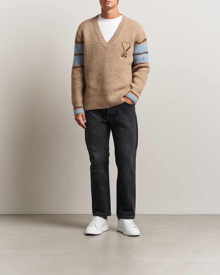 Mies | Puserot | AMI | Ribbed Wool Knitted V-Neck Camel