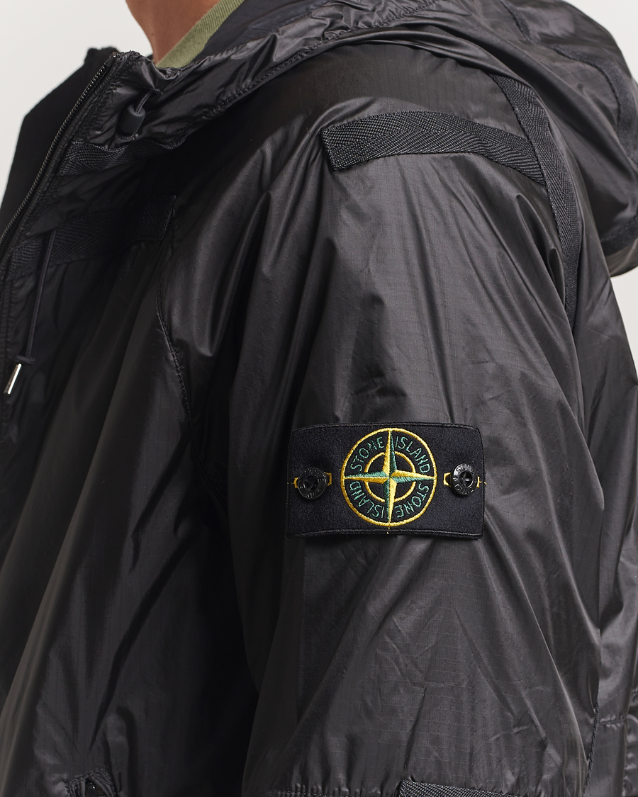 Mies | Takit | Stone Island | Lightweight Ripstop Jacket Lead Grey