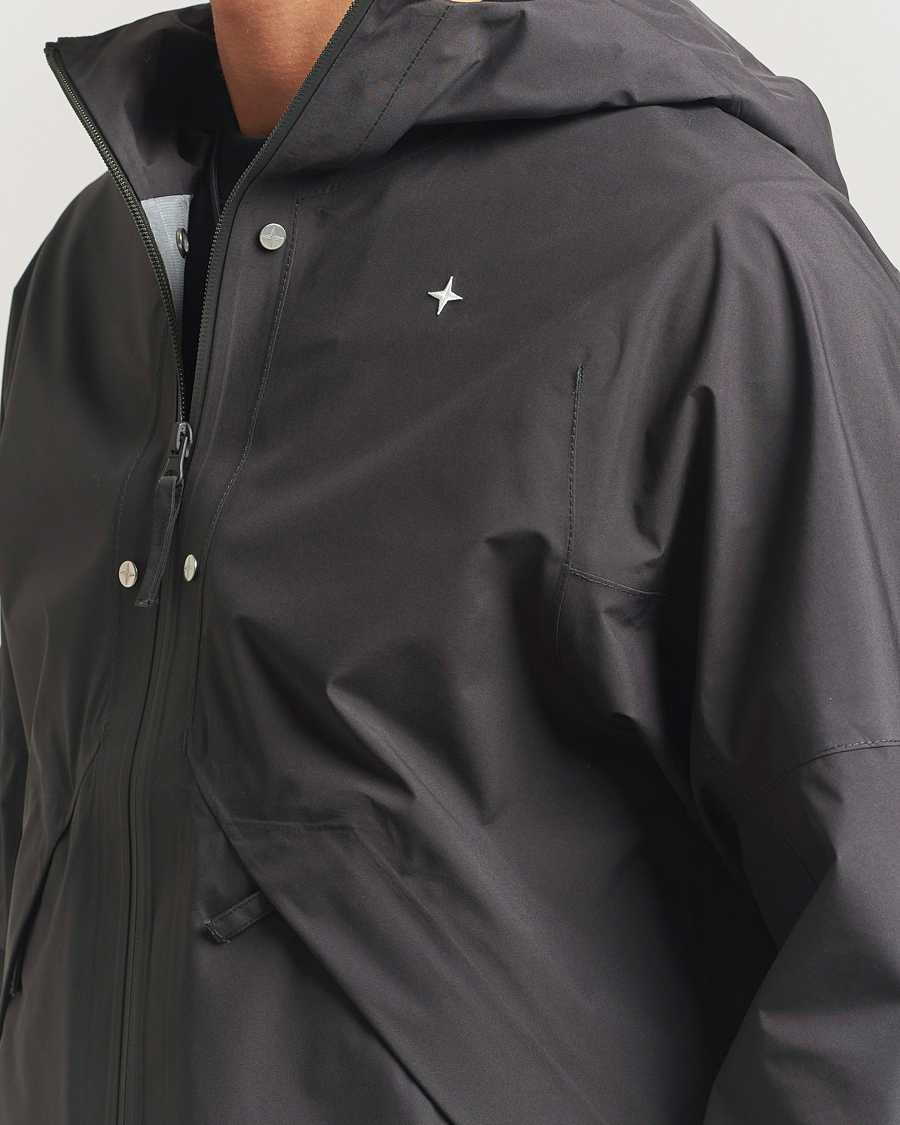 Mies | Takit | Stone Island | Stellina 3L Gore-Tex Hooded Jacket Lead Grey