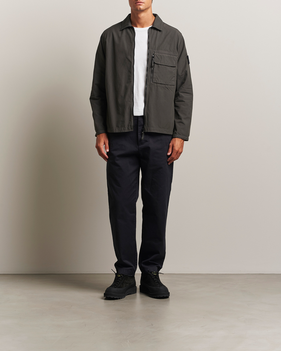Mies | Kauluspaidat | Stone Island | Garment Dyed Organic Cotton Zip Overshirt Lead Grey
