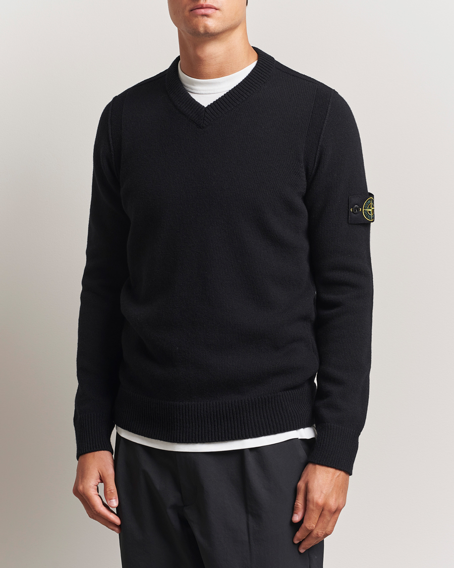 Mies | Puserot | Stone Island | Knitted Lambswool V-Neck Black