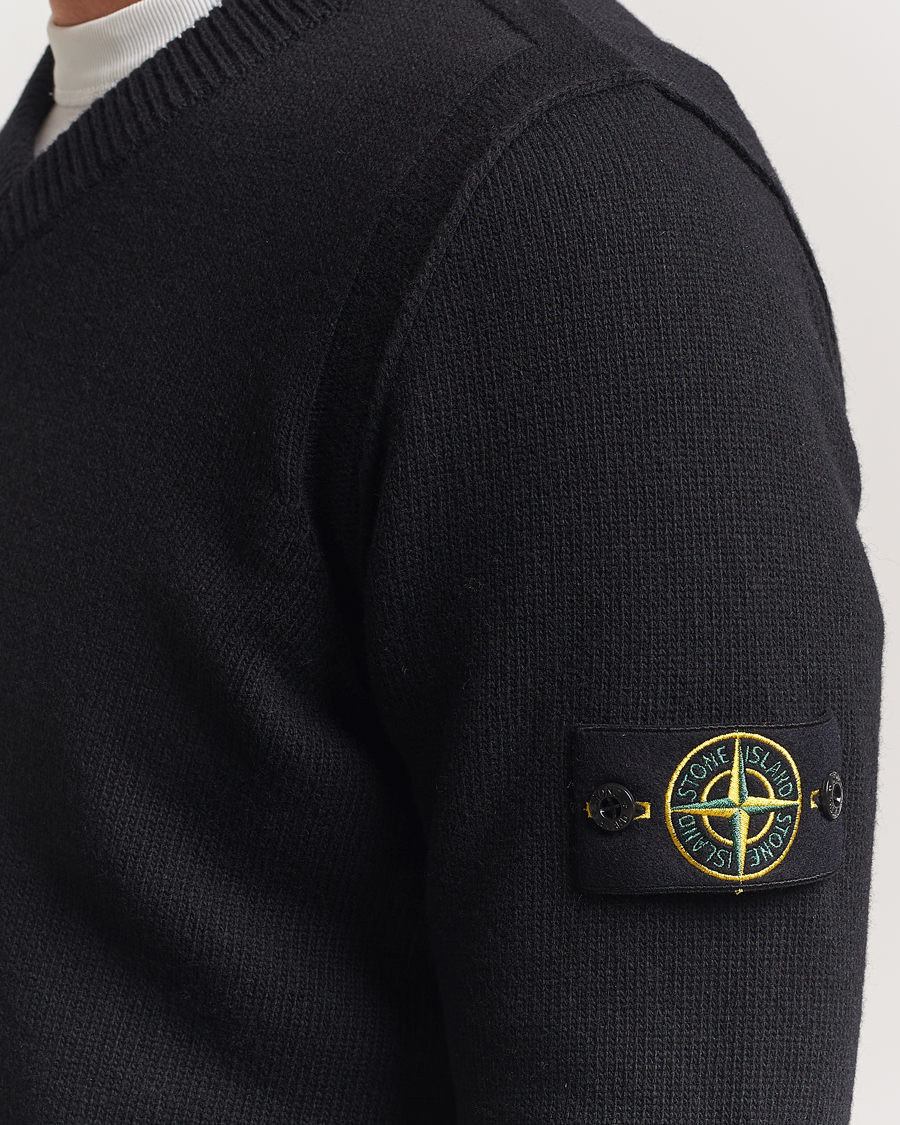 Mies | Puserot | Stone Island | Knitted Lambswool V-Neck Black