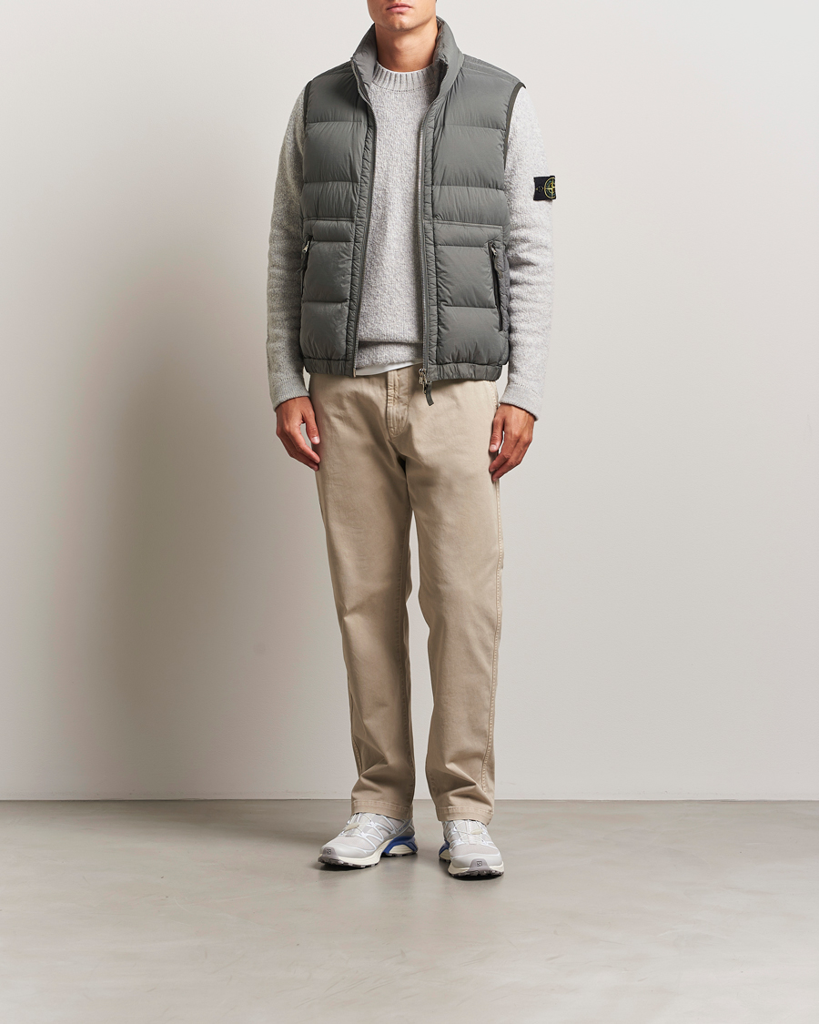 Mies | Takit | Stone Island | Seamless Tunnel Nylon Down Vest Cement