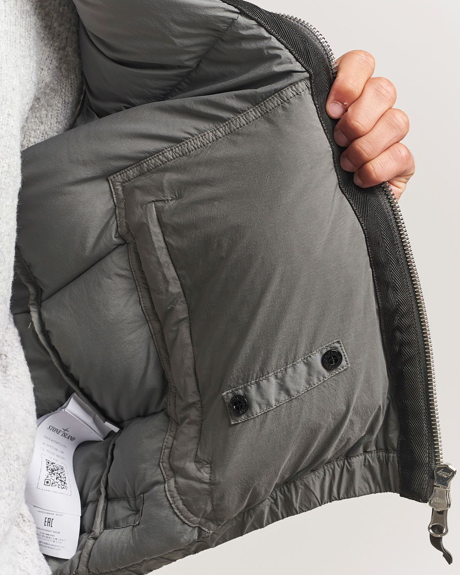 Mies | Takit | Stone Island | Seamless Tunnel Nylon Down Vest Cement