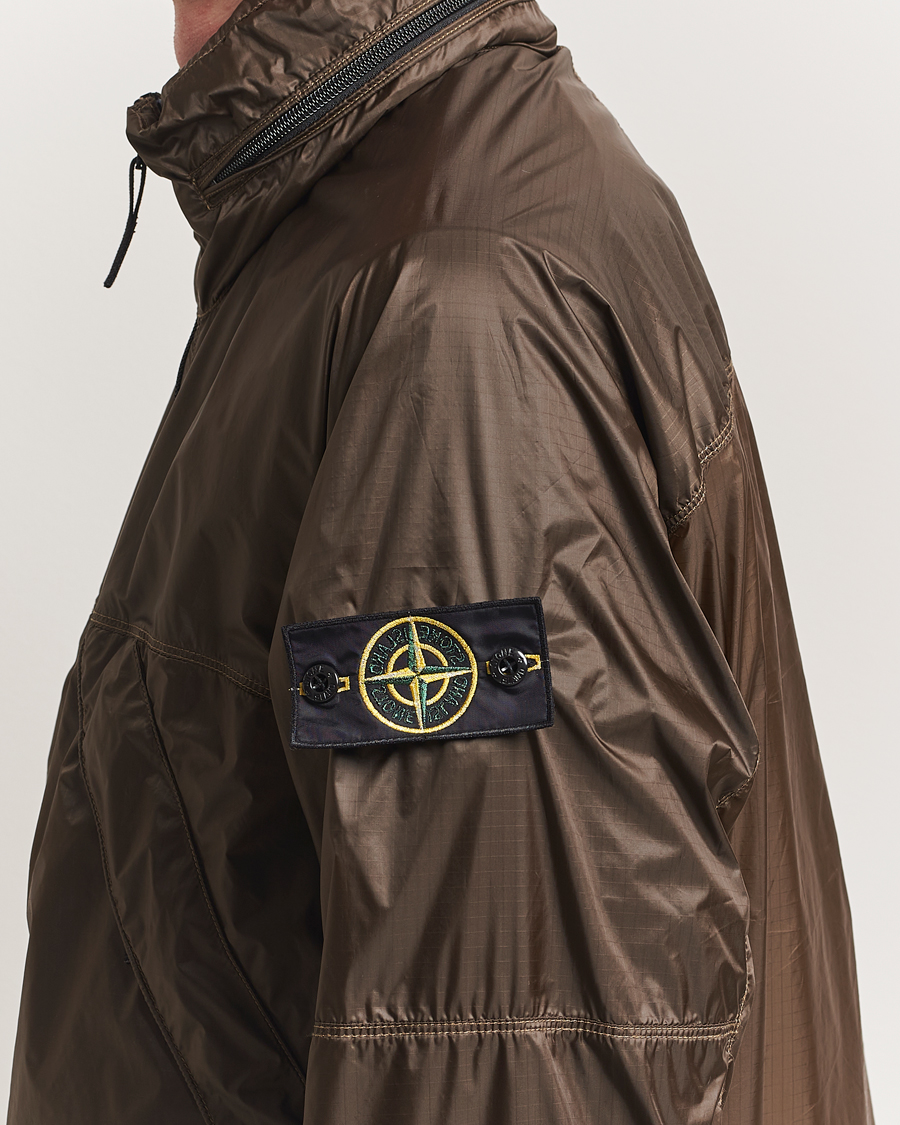 Mies | Takit | Stone Island | Ripstop Light Nylon Jacket Military Green