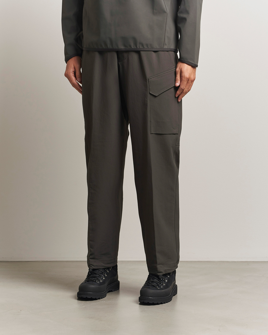 Mies | Housut | Stone Island | Stellina Nylon Stretch Cargo Joggers Lead Grey