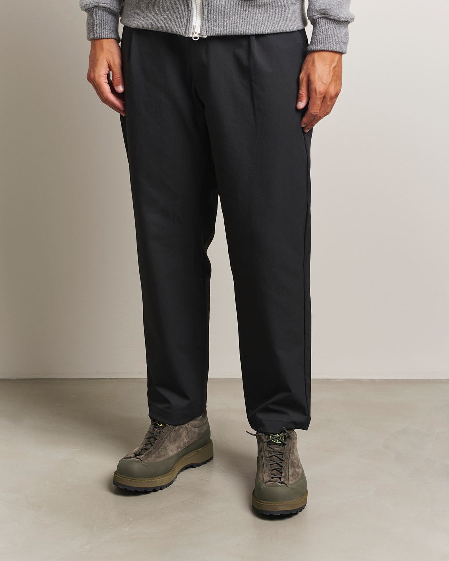 Mies | Tennarit | Stone Island | Low Top Suede Sneakers Military Green