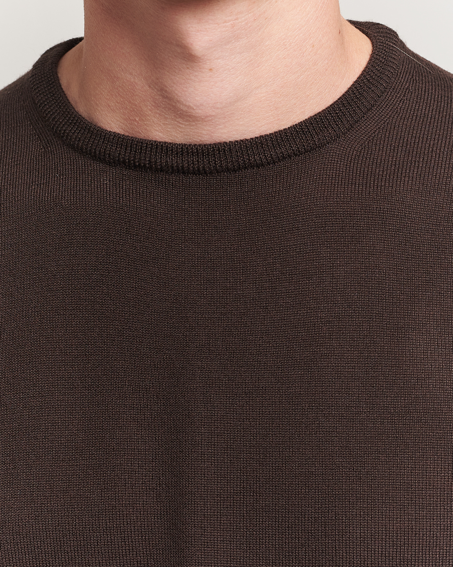 Mies | Puserot | Morgano | Extra Fine Merino Wool Crewneck Dark Brown