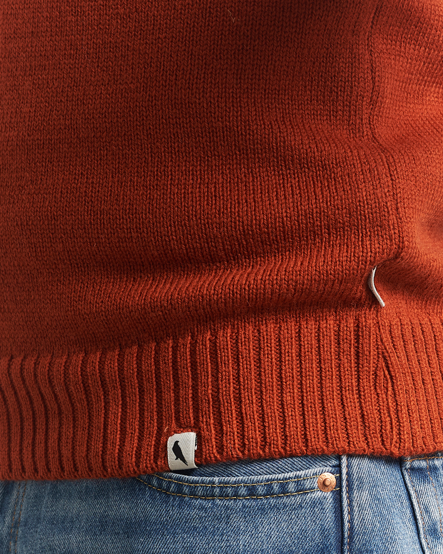 Mies | Puserot | Peregrine | Maker's Stitch Merino Crew Orange