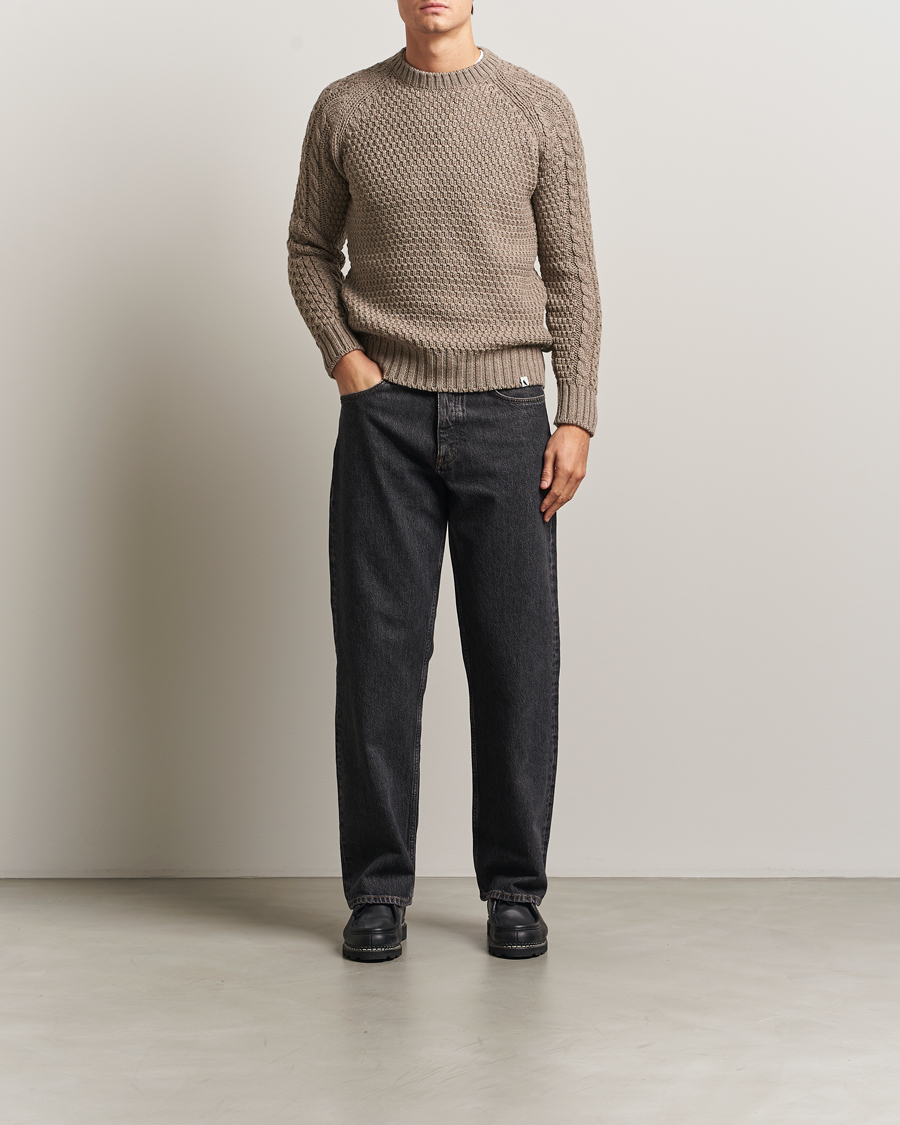Mies | Puserot | Peregrine | Winston Merino Crew Light Brown