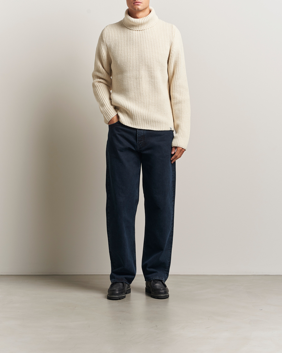 Mies | Puserot | Peregrine | Wilkinson Knitted Merino Rollneck Ecru