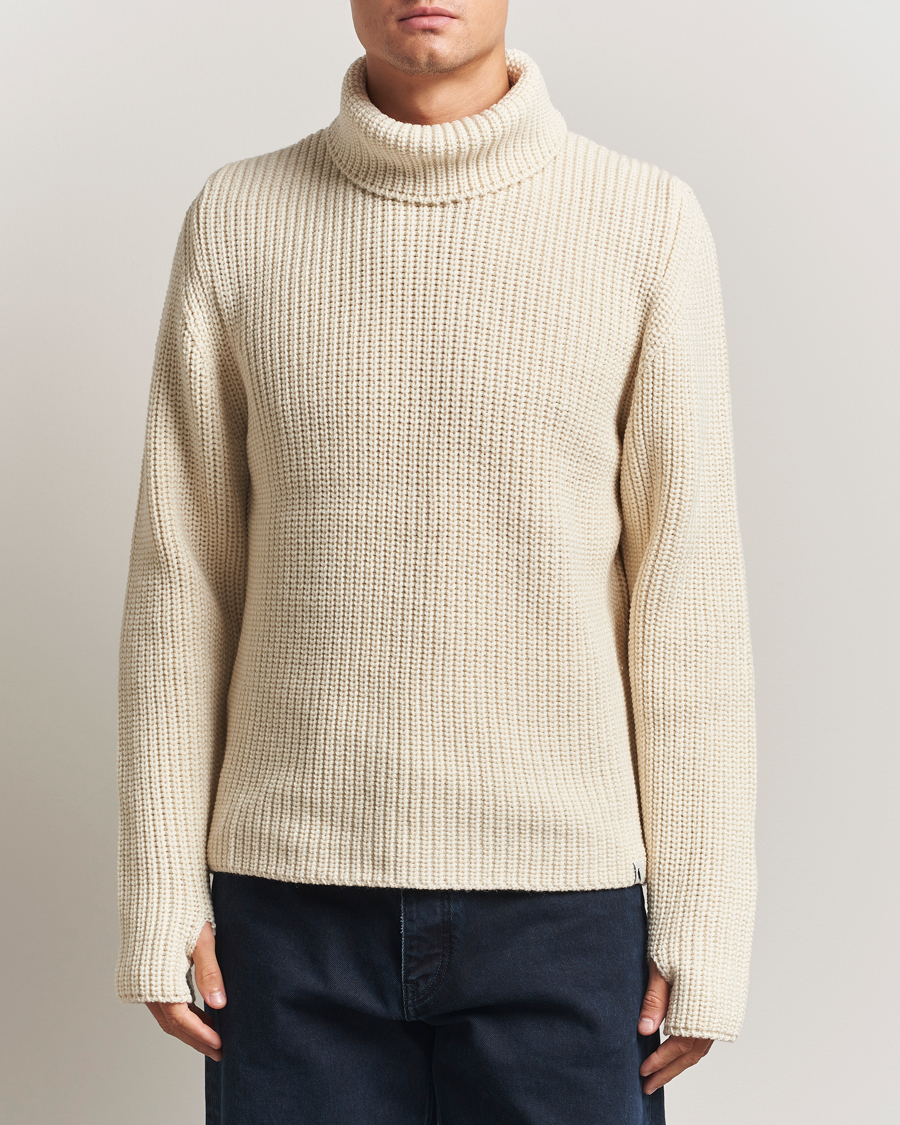 Mies | Puserot | Peregrine | Wilkinson Knitted Merino Rollneck Ecru