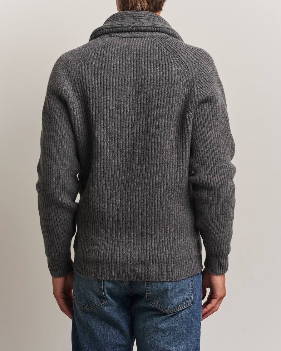 Mies | Puserot | William Lockie | Windsor Geelong Lambswool Shawl Cardigan Grey
