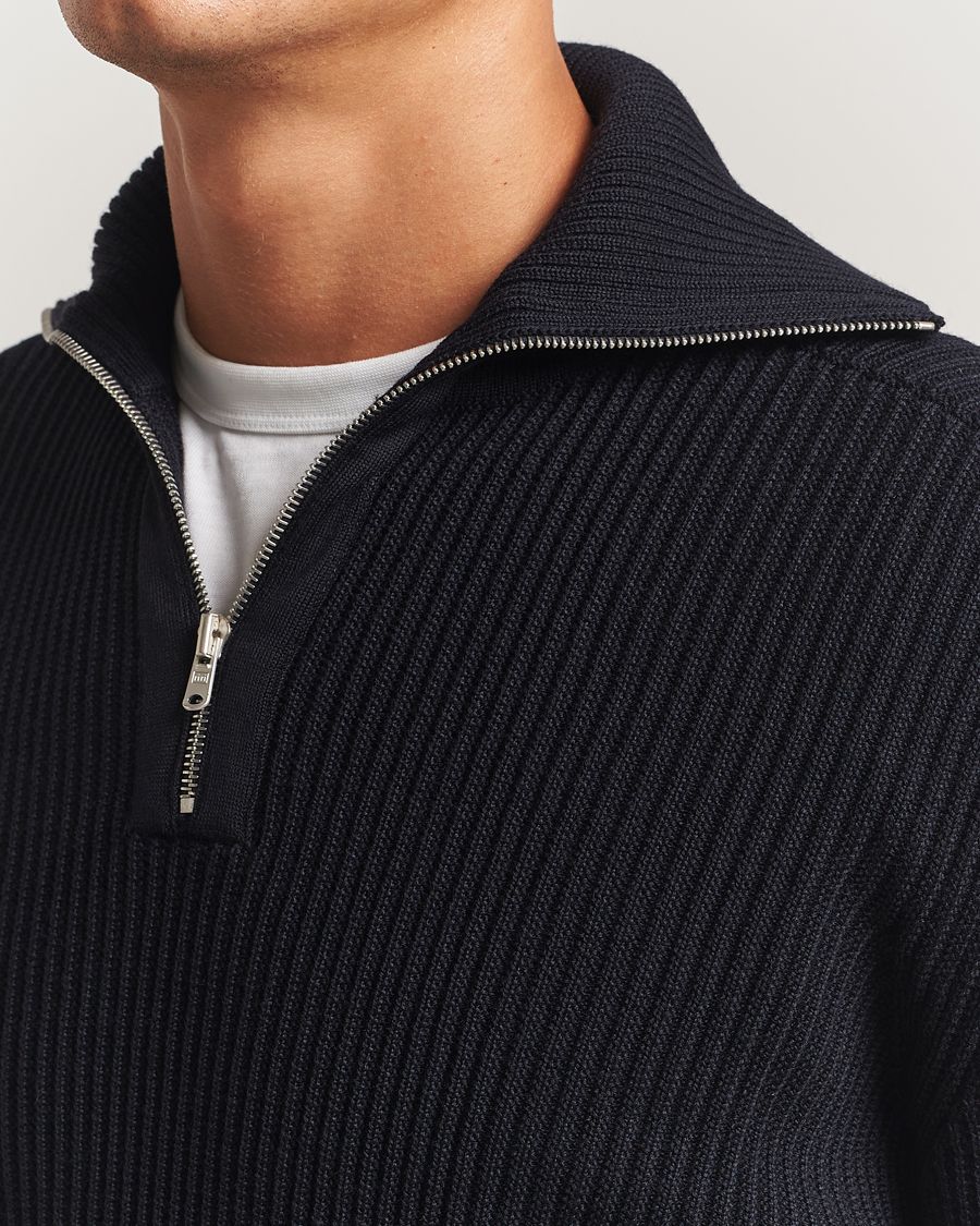 Mies | Puserot | S.N.S. Herning | Fender Short Zip Navy Blue