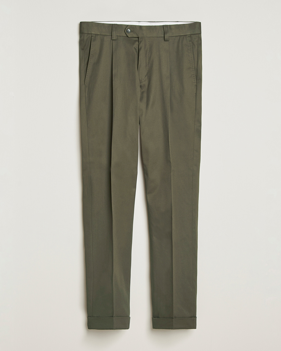 Mies | Housut | Tiger of Sweden | Tenuta Pleated Cotton Trousers Deep Olive