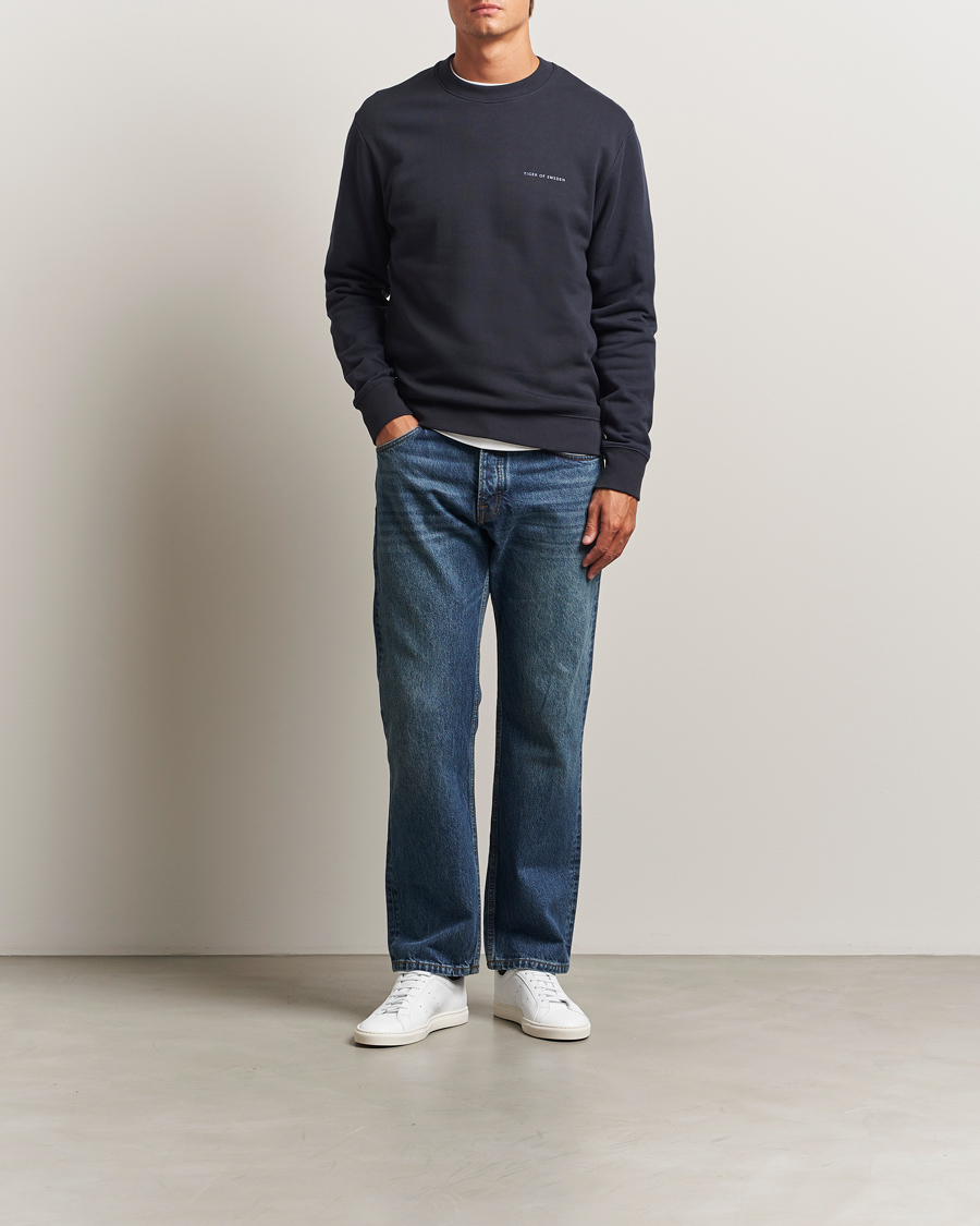 Mies | Puserot | Tiger of Sweden | Emerson Crew Neck Sweatshirt Light Ink