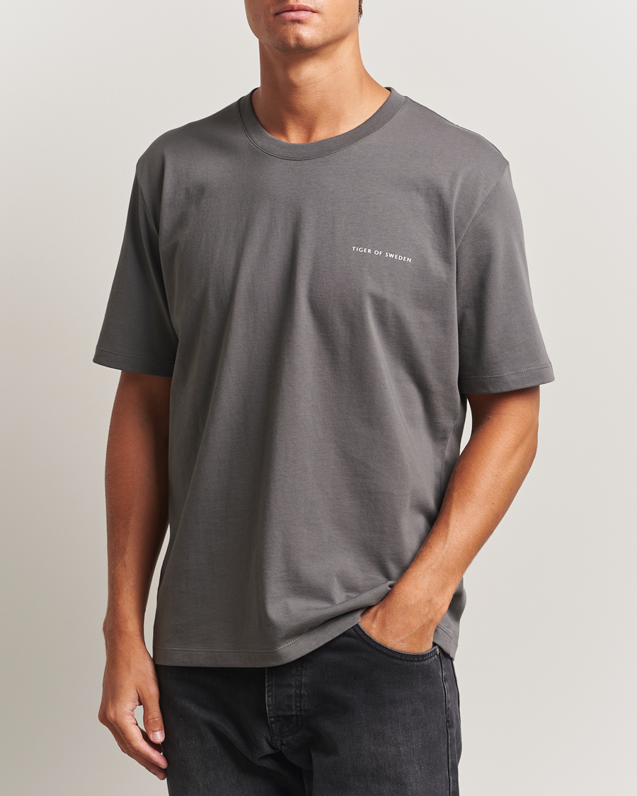 Mies | T-paidat | Tiger of Sweden | Pro Logo Crew Neck T-Shirt Silver