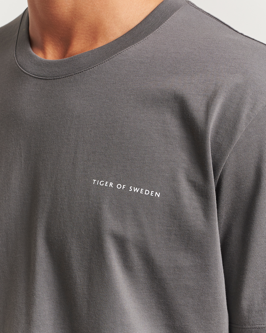 Mies | T-paidat | Tiger of Sweden | Pro Logo Crew Neck T-Shirt Silver