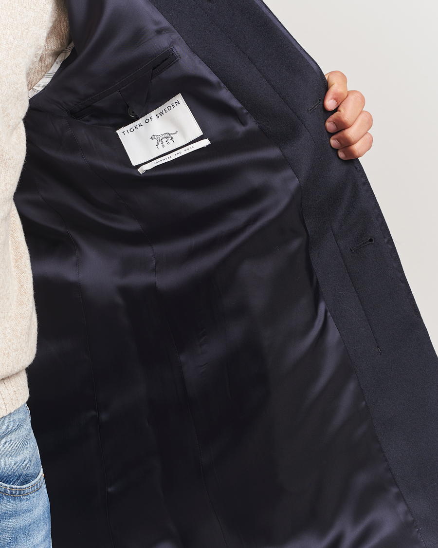 Mies | Takit | Tiger of Sweden | Aleric Wool/Cashmere Stand Up Coat Light Ink