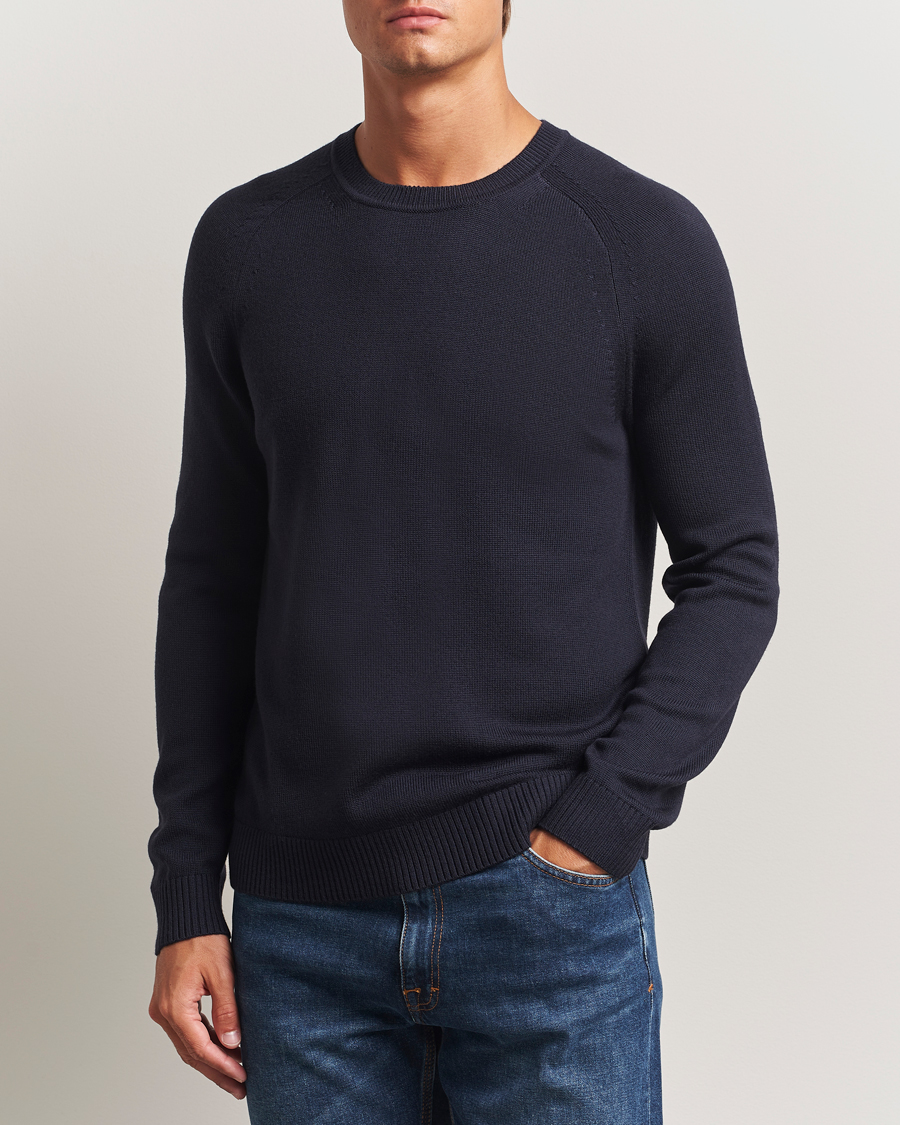 Mies | Puserot | Tiger of Sweden | Martin Merino Sweater Deep Well