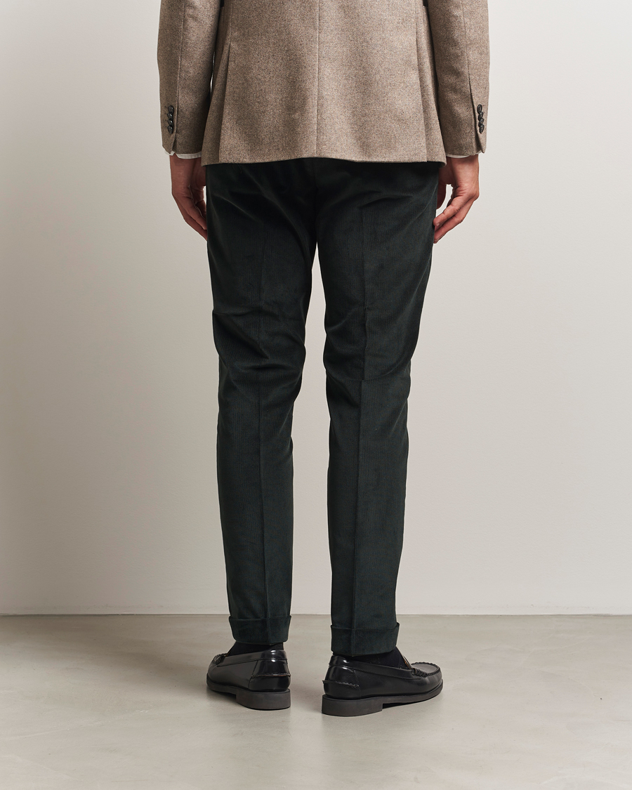 Mies | Housut | Tiger of Sweden | Tenuta Pleated Corduroy Trousers Midnight Green