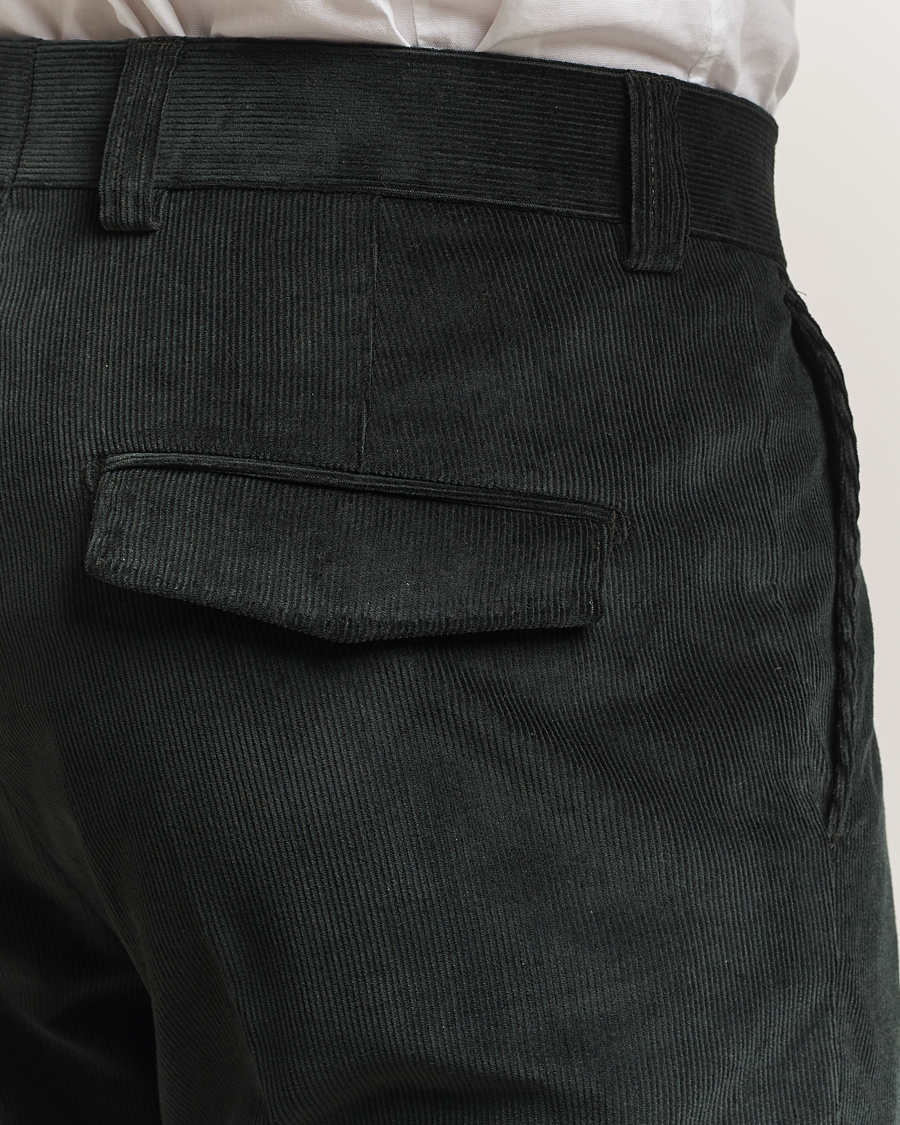 Mies | Housut | Tiger of Sweden | Tenuta Pleated Corduroy Trousers Midnight Green