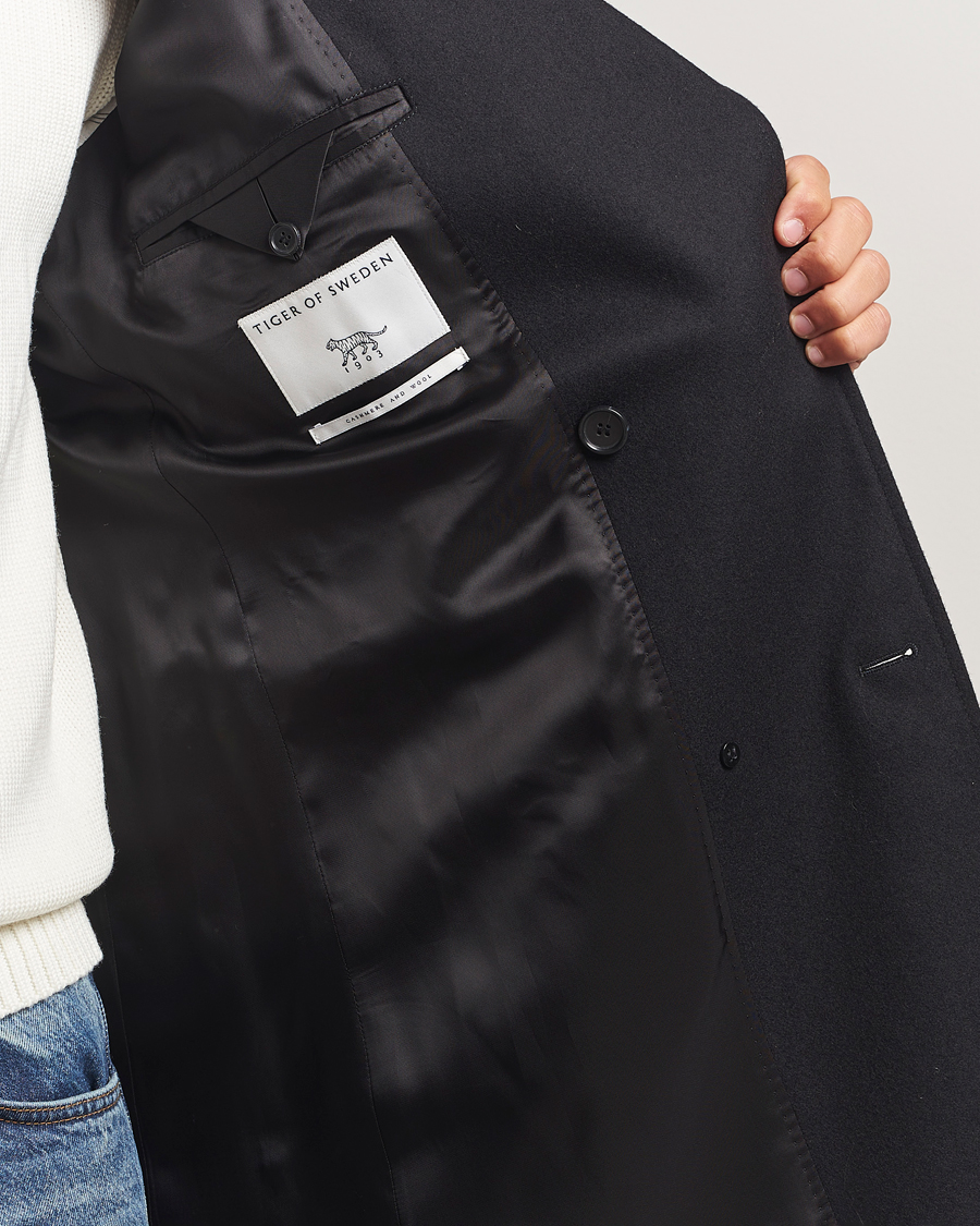 Mies | Takit | Tiger of Sweden | Hennri Double Breasted Coat Black