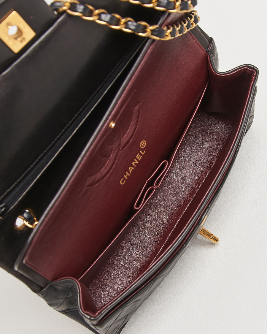 Mies | Chanel Pre-Owned Classic Double Flap Medium Lambskin Black | Chanel Pre-Owned | Classic Double Flap Medium Lambskin Black