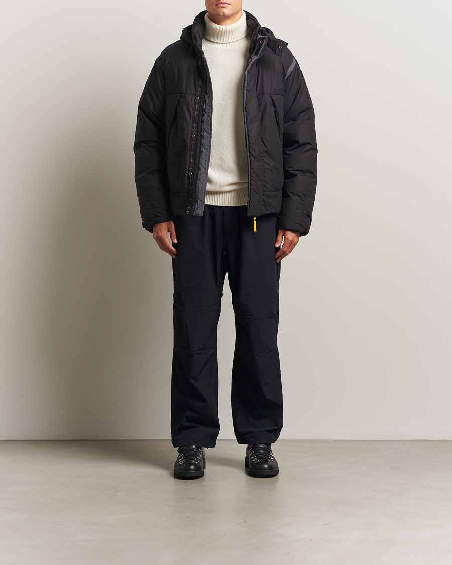 Mies | Takit | Parajumpers | Blackburn Alaska Natural Down Jacket Black