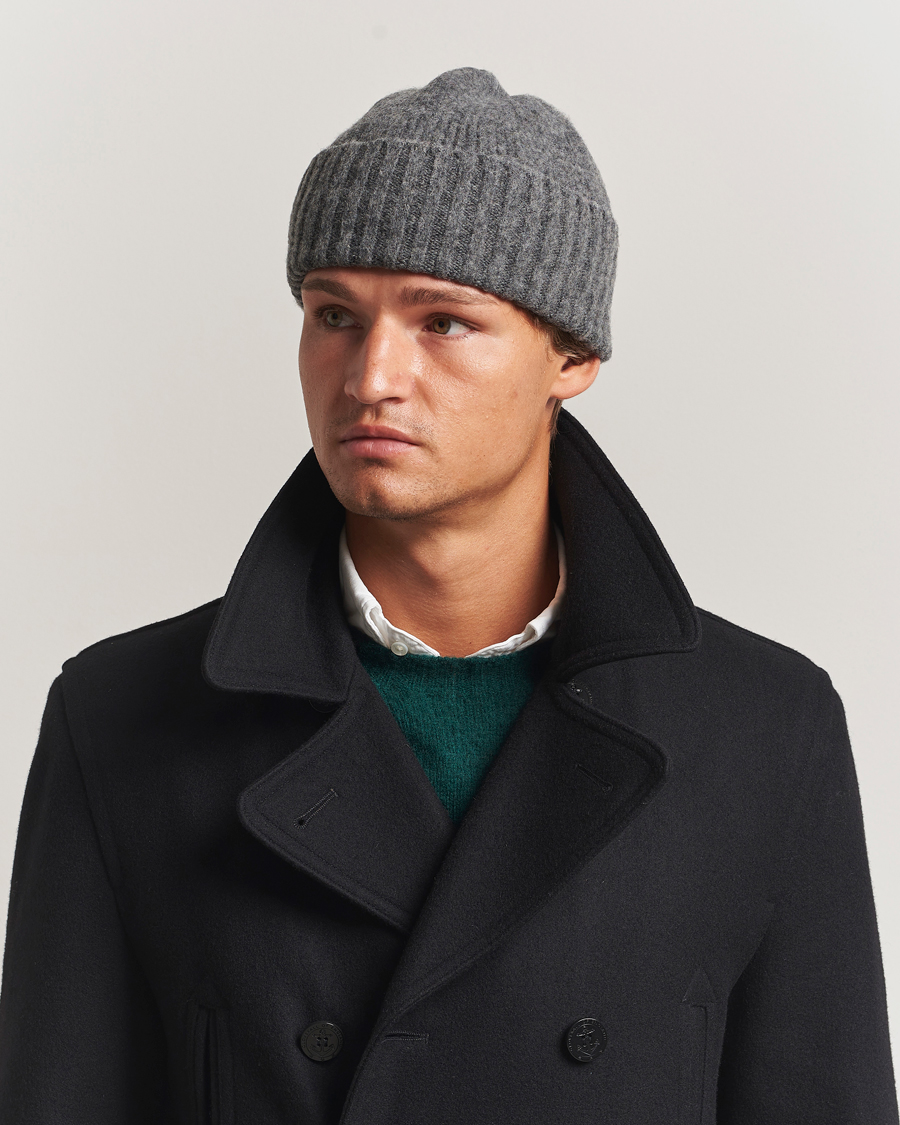Mies | Pipot | Robert Mackie | Rona Ribbed Shaggy Lambswool Beanie Dark Grey