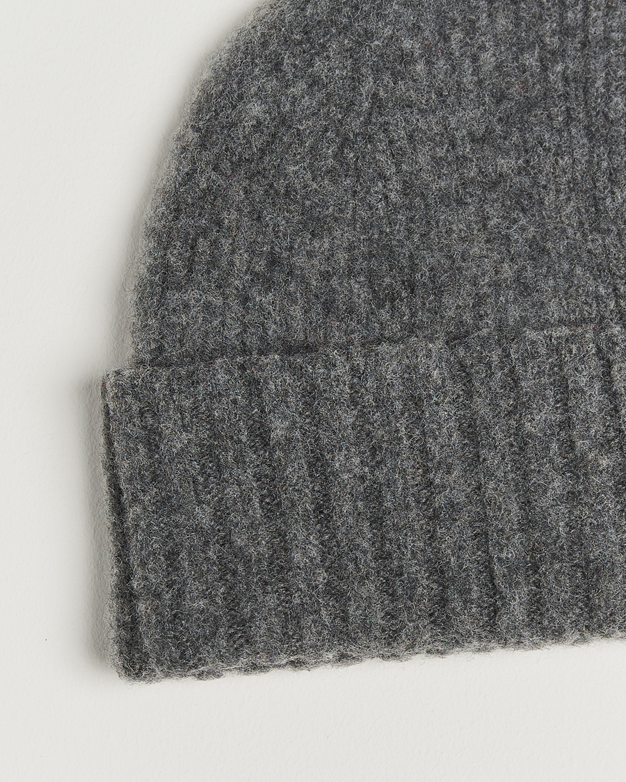 Mies | Pipot | Robert Mackie | Rona Ribbed Shaggy Lambswool Beanie Dark Grey