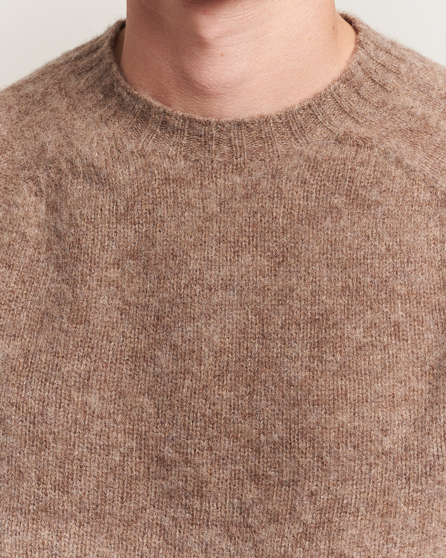 Mies | Puserot | Harley Of Scotland | Brushed Supersoft Lambswool Crewneck Tundra