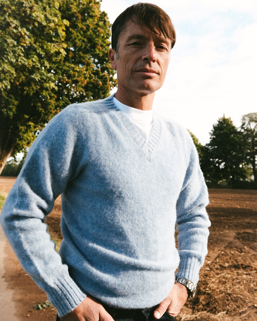 Mies | Puserot | Harley Of Scotland for Care of Carl | Harley Of Scotland Brushed Supersoft Lambswool V-Neck Light Blue