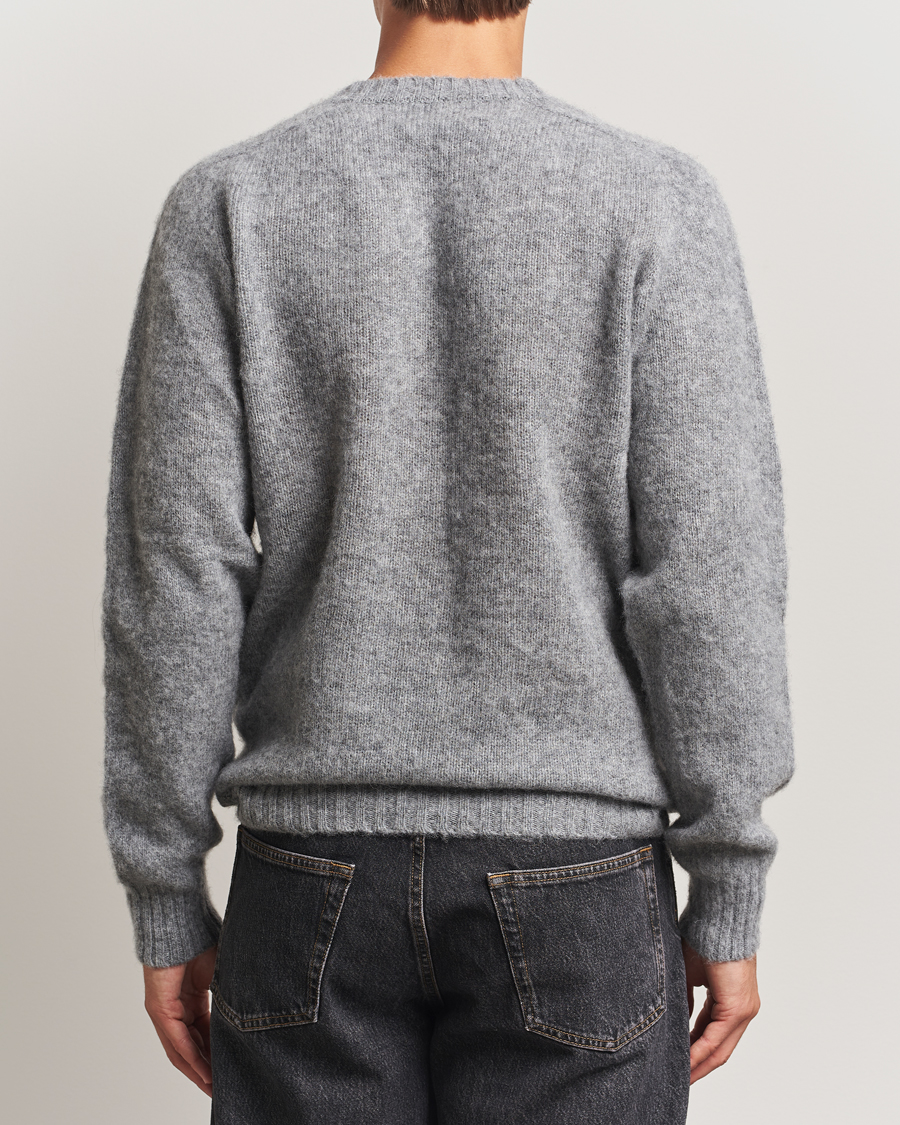 Mies | Puserot | Harley Of Scotland for Care of Carl | Harley Of Scotland Brushed Supersoft Lambswool V-Neck Mid Grey