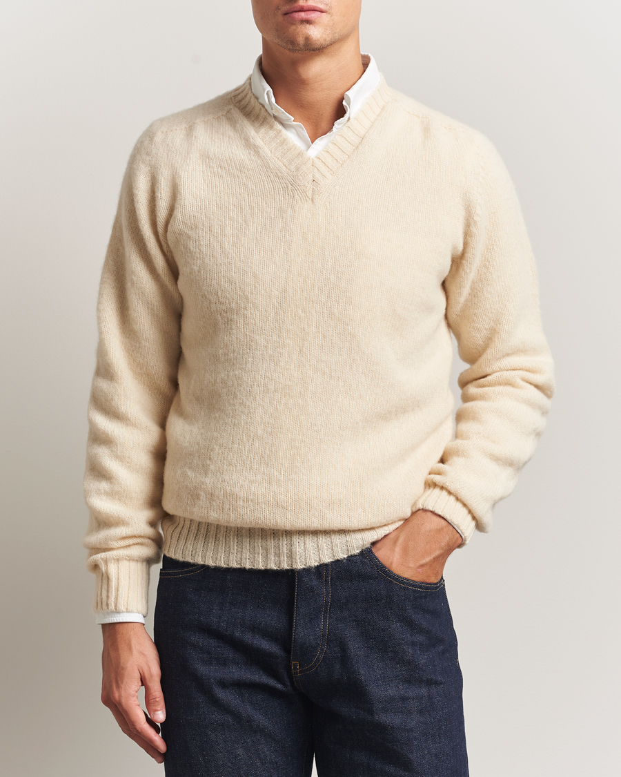 Mies | Puserot | Harley Of Scotland for Care of Carl | Harley Of Scotland Brushed Supersoft Lambswool V-Neck Vanilla