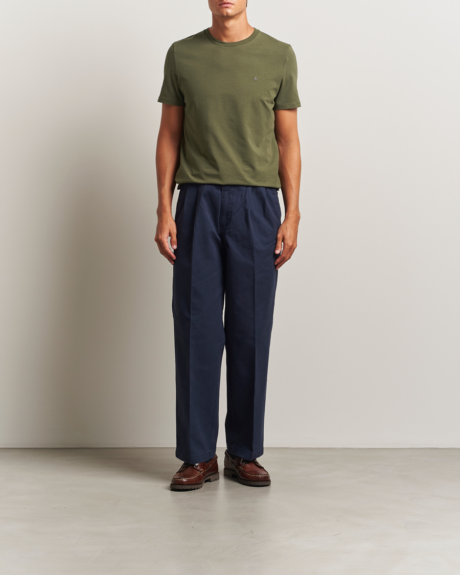 Mies | T-paidat | Morris | James Crew Neck T-Shirt Olive