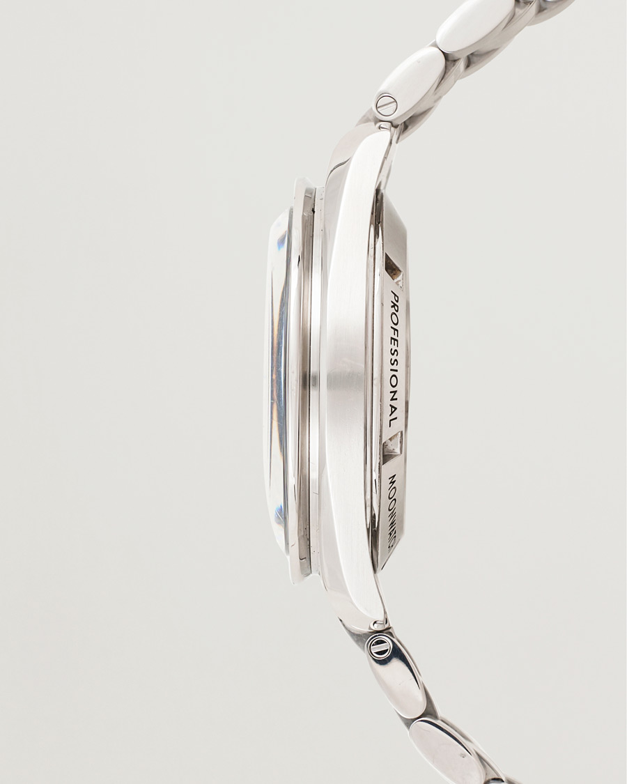 Mies | Omega Pre-Owned Speedmaster Professional Moonwatch | Omega Pre-Owned | Speedmaster Professional Moonwatch