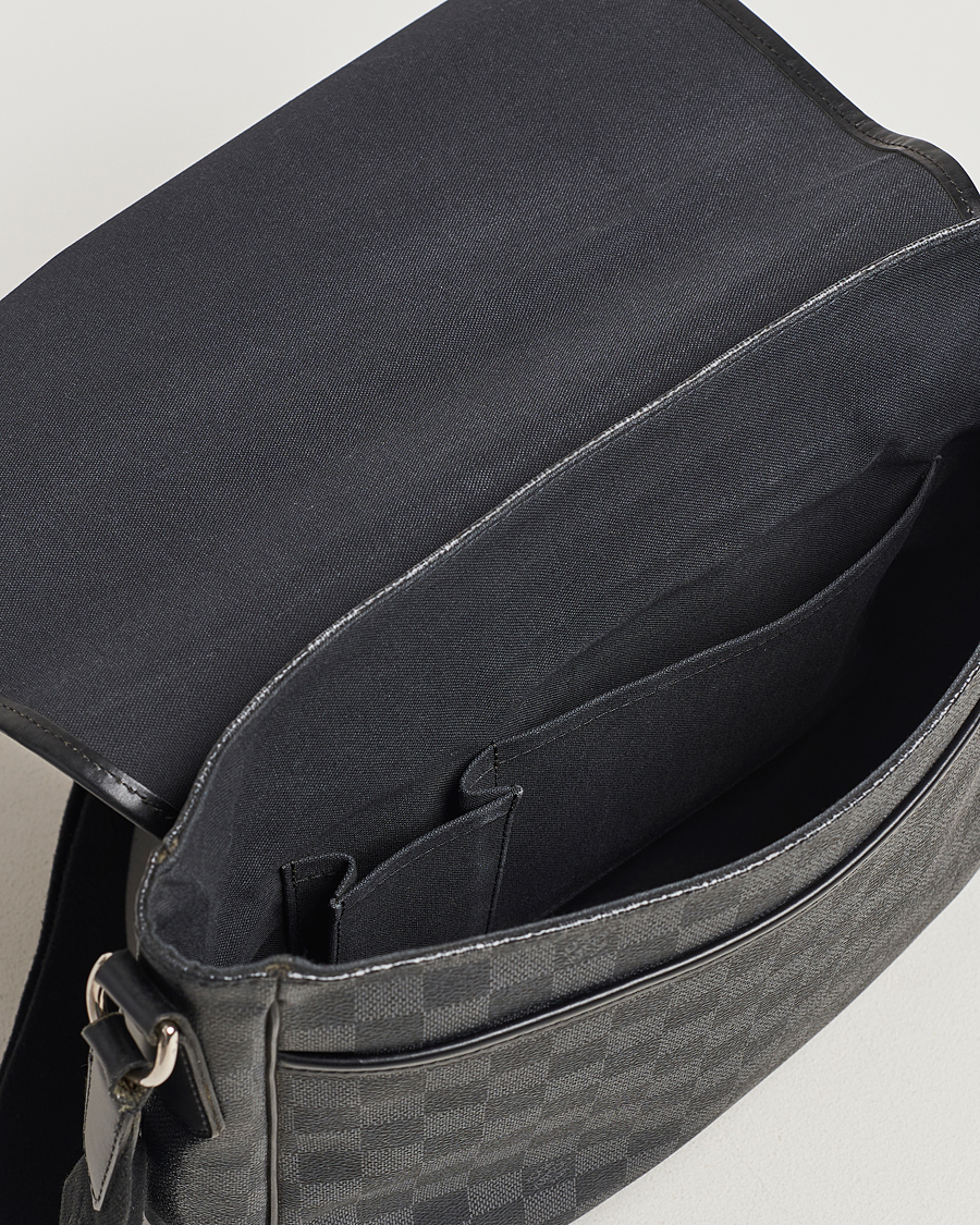 Mies | Louis Vuitton Pre-Owned Daniel MM Shoulder Bag Damier Graphite | Louis Vuitton Pre-Owned | Daniel MM Shoulder Bag Damier Graphite