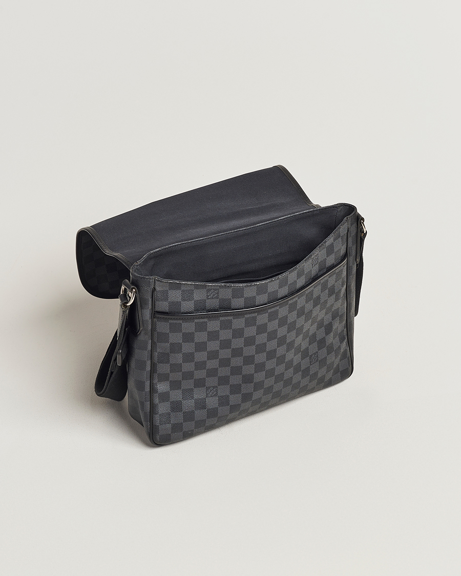 Mies | Louis Vuitton Pre-Owned Daniel MM Shoulder Bag Damier Graphite | Louis Vuitton Pre-Owned | Daniel MM Shoulder Bag Damier Graphite