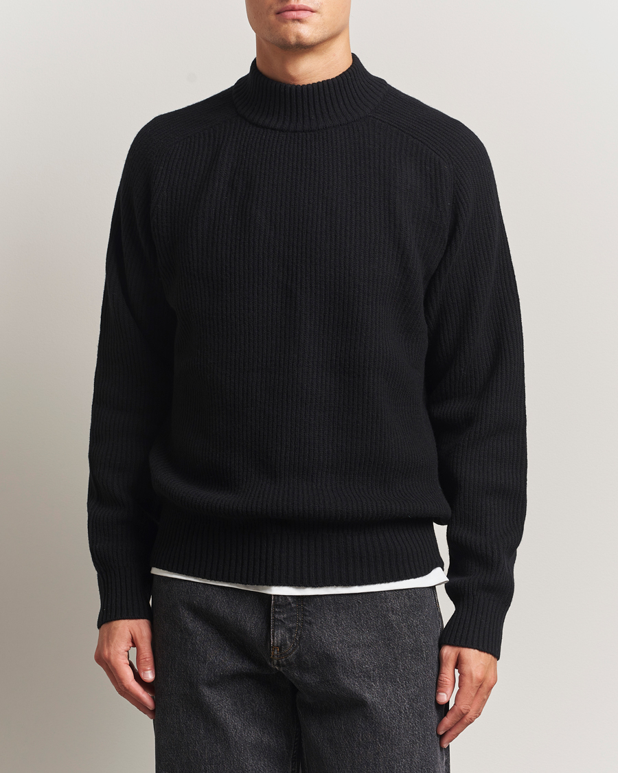 Mies | Puserot | Filippa K | Ribbed Wool Mockneck Sweater Black