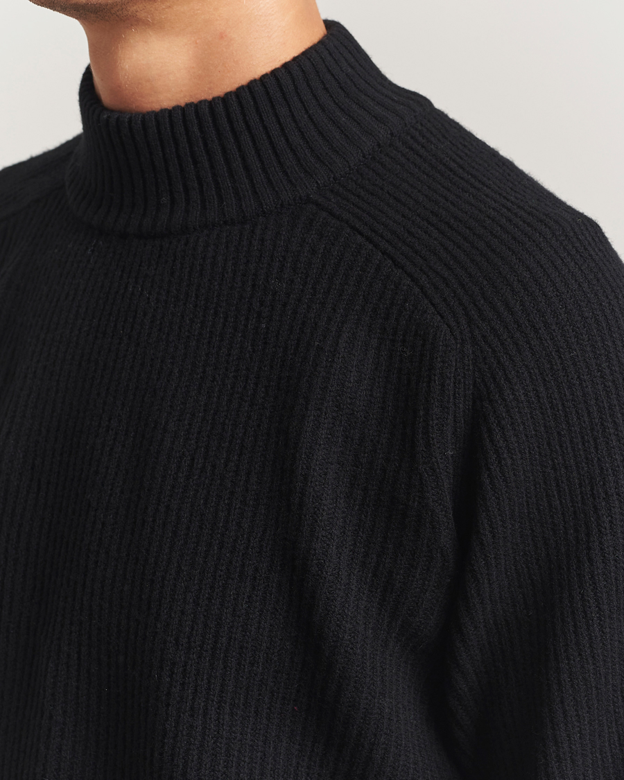Mies | Puserot | Filippa K | Ribbed Wool Mockneck Sweater Black