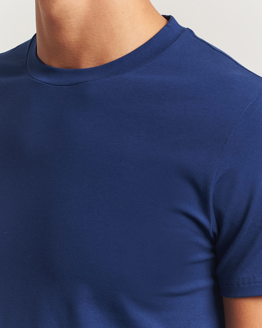 Mies | T-paidat | Filippa K | Soft Lycra T-Shirt Royal Navy