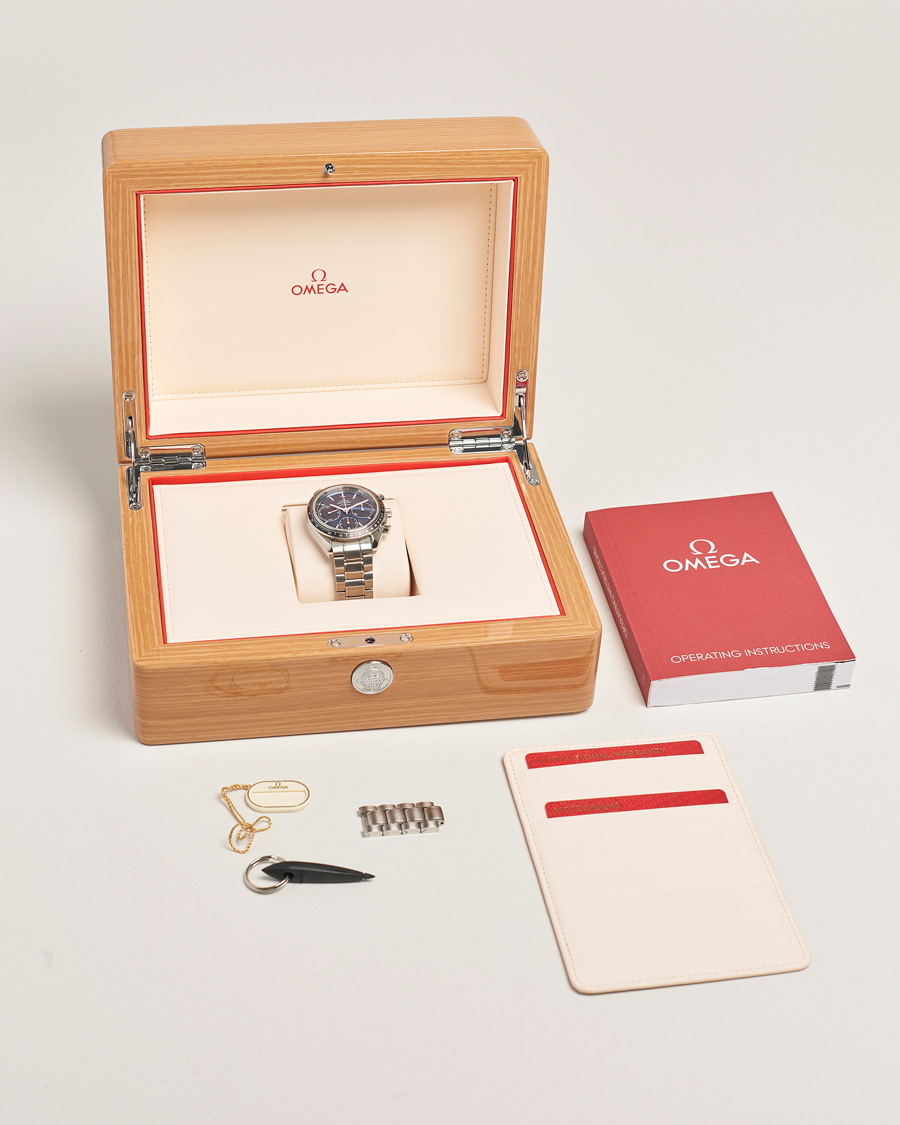 Mies | Omega Pre-Owned Speedmaster Racing | Omega Pre-Owned | Speedmaster Racing