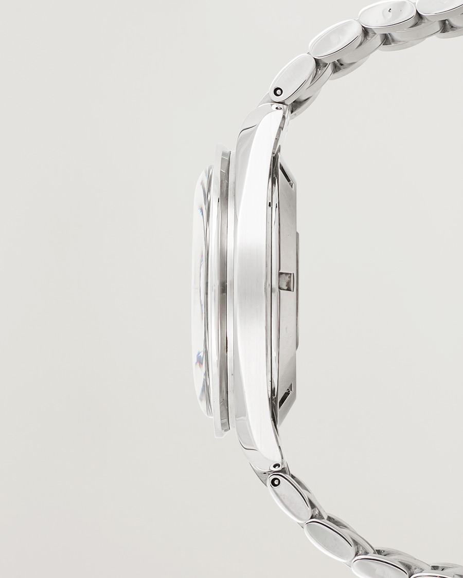 Mies | Omega Pre-Owned Speedmaster Moonwatch  | Omega Pre-Owned | Speedmaster Moonwatch 