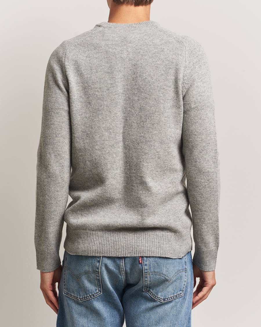 Mies | Puserot | A Day's March | Brodick Lambswool Sweater Grey Melange