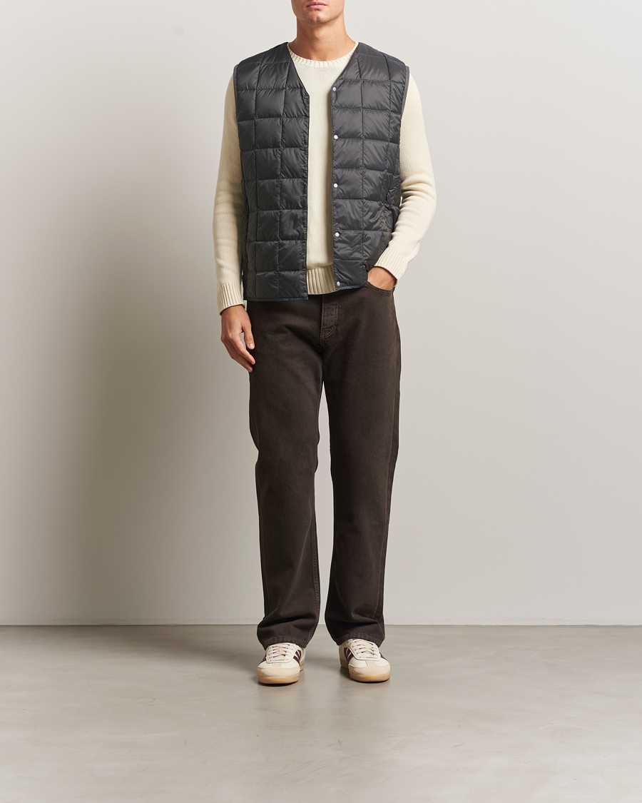 Mies | Ulkoliivit | TAION | V-Neck Lightweight Down Vest Dark Grey
