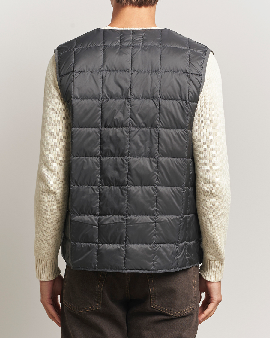 Mies | Ulkoliivit | TAION | V-Neck Lightweight Down Vest Dark Grey
