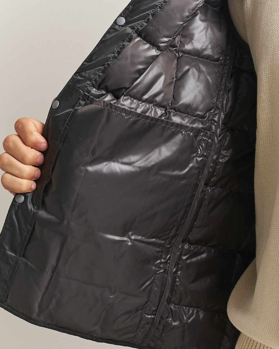 Mies | Ulkoliivit | TAION | V-Neck Lightweight Down Vest Dark Grey